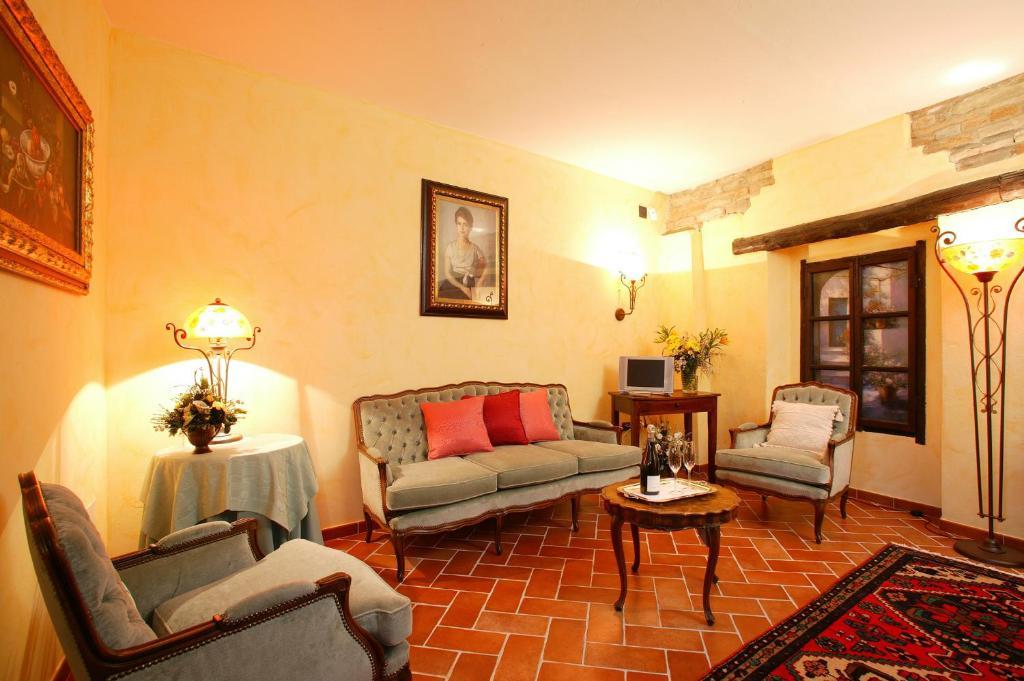 La Maragliana Castel Rocchero Quarto foto